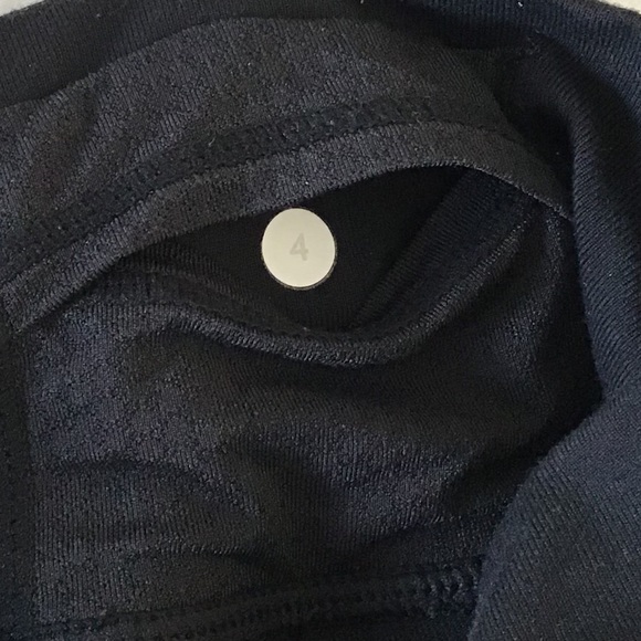 SOLD 🛑- LULULEMON Sz4 TIGHTS - Picture 4 of 7